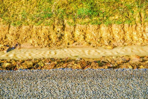 Liitle diket av naturen — Stockfoto