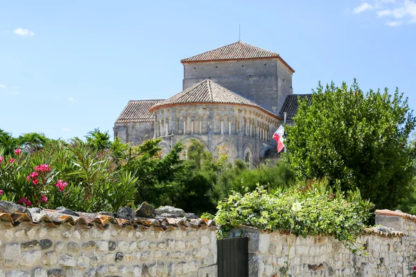 Iglesia se encuentra en el suroeste de Francia —  Fotos de Stock