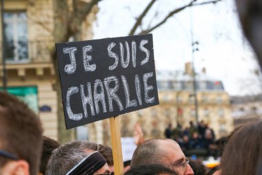 Paris - Fransa üzerinde 08 Ocak 2015: barışçıl protesto etmek için de la Republique Place