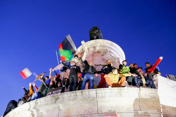 PARIS - France on 08 January 2015 : Peaceful protest in Place de la Republique — Stock Photo, Image