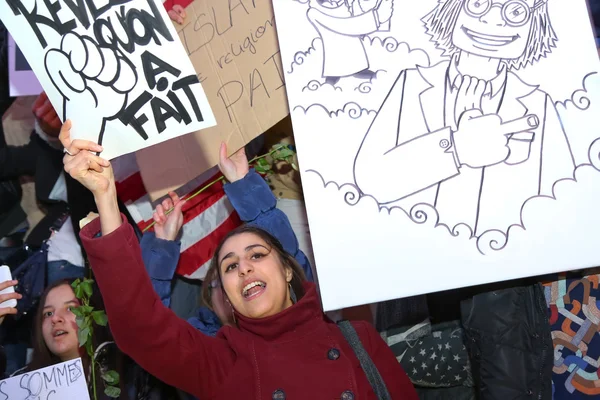 PARIS - França em 08 de janeiro de 2015: Protesto pacífico na Place de la Republique — Fotografia de Stock