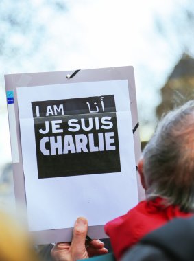 Paris - Fransa üzerinde 08 Ocak 2015: barışçıl protesto etmek için de la Republique Place