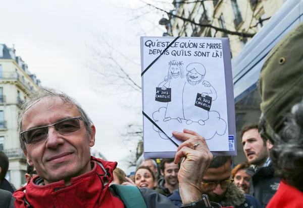 Παρίσι - Γαλλία στις 08 Ιανουάριος 2015: ειρηνική διαμαρτυρία στην πλατεία Place de la Republique — Φωτογραφία Αρχείου