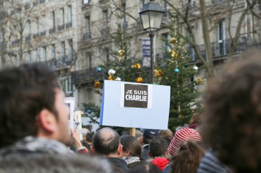 Paris - Fransa üzerinde 08 Ocak 2015: barışçıl protesto etmek için de la Republique Place