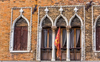 Closeup windows Windows Ev'in bir tipik Venedik, İtalya