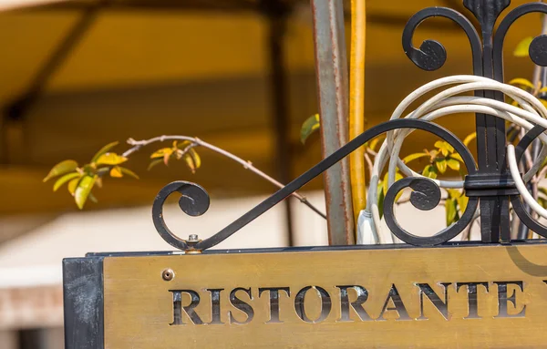 Storefront of italian restaurant — Stock Photo, Image