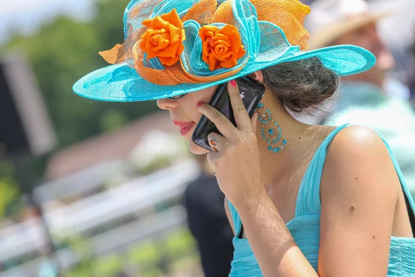 CHANTILLY - JUNE 15 : Lifestyle at Prix de Diane in racecourse, near Paris on June 15, 2014, France. — Stock Photo, Image