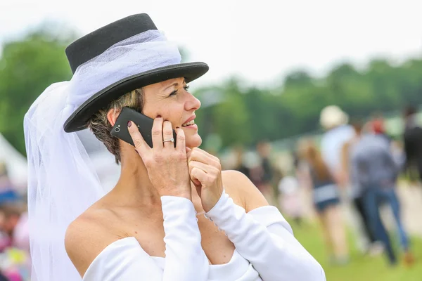 Chantilly - juni 15: lifestyle beim prix de diane in racecourse, near paris on juni 15, 2014, franz. — Stockfoto