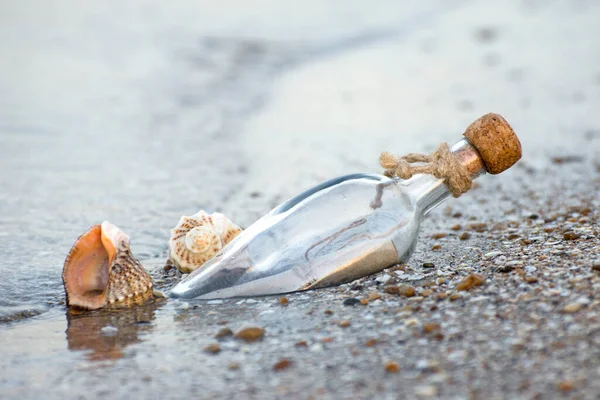 Mensaje Papel Una Botella Vidrio Orilla Del Mar Isla Tropical —  Fotos de Stock