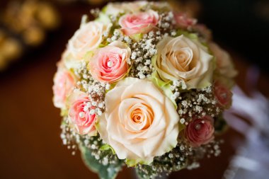 Güllü gelin buketi