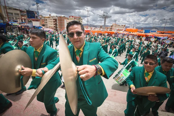 : Oruro, Bolivia - Şub 05-06: Bilinmeyen insanlar ile geleneksel — Stok fotoğraf