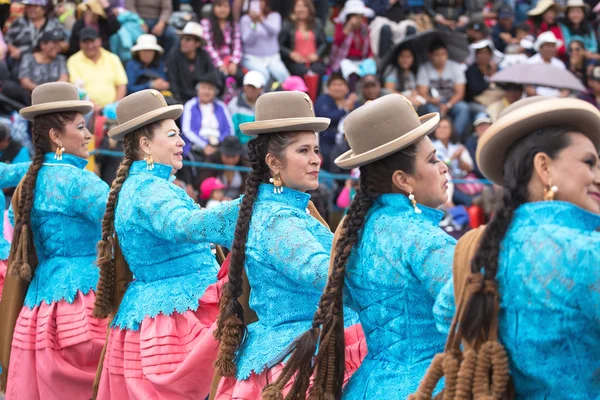 ORURO, BOLIVIA - FEB 05 - 06: Unknowns people  with traditional — Stock Photo, Image