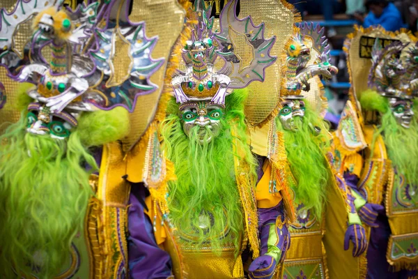 Oruro, bolivien - 05. - 06. Februar: Unbekannte mit traditionellen — Stockfoto