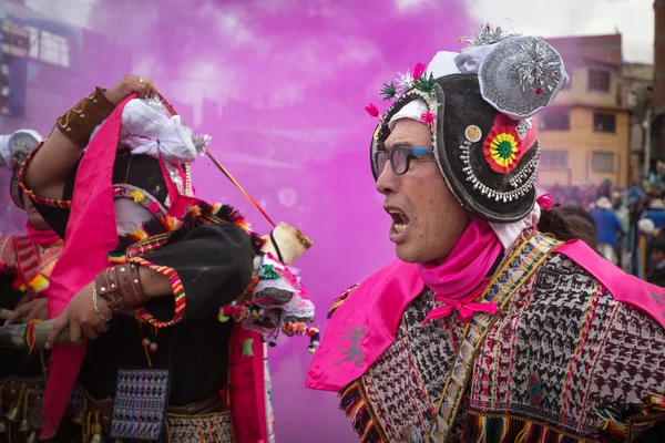 Oruro, bolivien - 05. - 06. Februar: Unbekannte mit traditionellen — Stockfoto