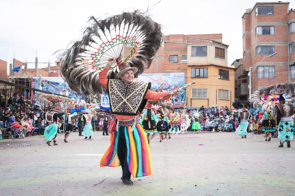 Oruro, Bolivia - Feb 05-06: Okända människor med traditionella — Stockfoto