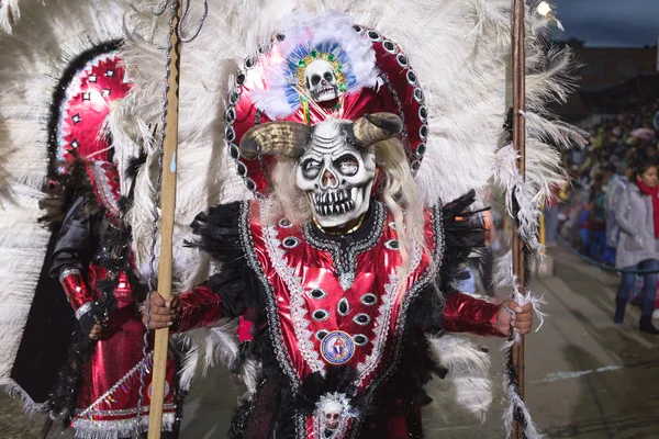 Oruro, bolivien - 05. - 06. Februar: Unbekannte mit traditionellen — Stockfoto