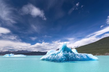 Icebergs in tne Argentino Lake, Patagonia, Argentina clipart