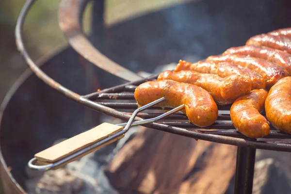 Embutidos de chorizo, barbacoa, asado —  Fotos de Stock