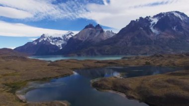 Helikopter görüntülemek için Milli Parkı Torres del Paine, Patagonia, Şili
