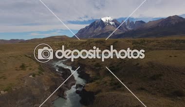 Helikopter görüntülemek için Milli Parkı Torres del Paine, Patagonia, Şili
