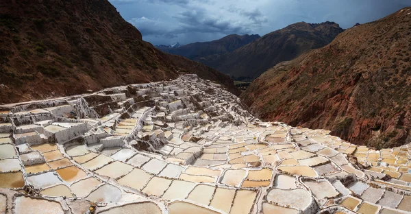 Görünüm tuz göletler, Maraş, cuzco, peru — Stok fotoğraf