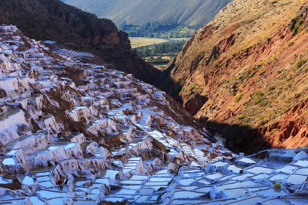 Перегляд сіль ставків, maras, Куско, Перу — стокове фото