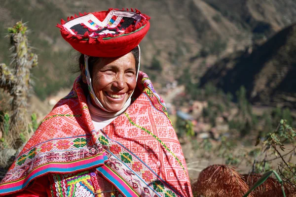 HUILLOC, SACRED VALLEY, PERU - SETEMBRO 10: Pessoas não identificadas — Fotografia de Stock