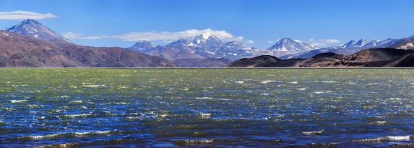 Laguna Verde, volcán Pissis, Catamarca, Argentin — Foto de Stock