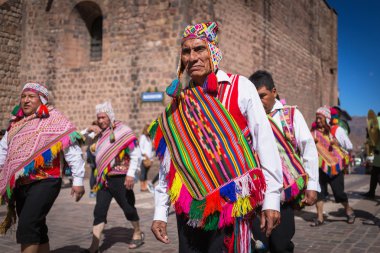 Bilinmeyen Perulu insanlar üstünde bir karnaval Cuzco, Peru