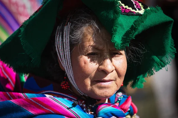 Desconocidos peruanos en un carnaval en Cuzco, Perú — Foto de Stock