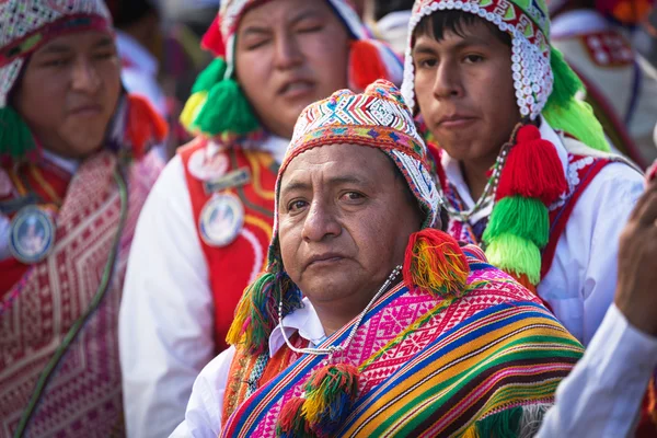 未知的秘鲁人在秘鲁库斯科举行一次狂欢 — 图库照片