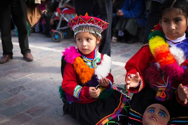 Sconosciuto popolo peruviano in un carnevale a Cuzco, Perù — Foto Stock