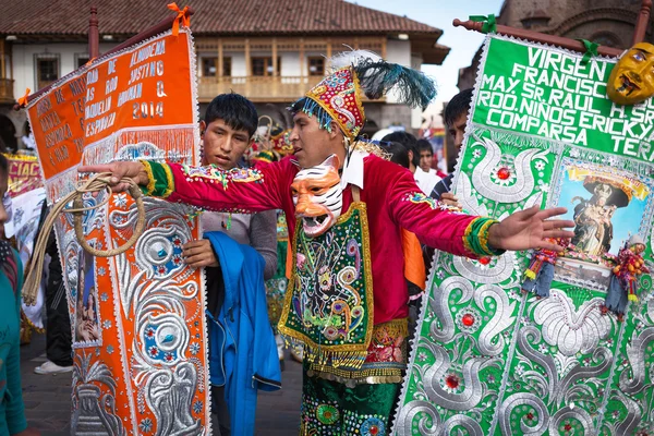 Unknown peruvian people on a carnival in Cuzco, Peru — Stock Photo, Image