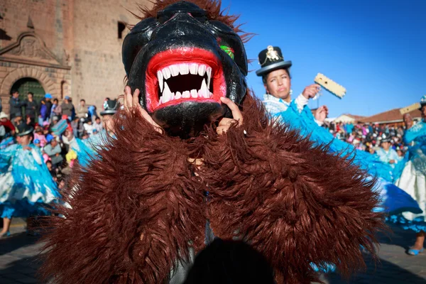 Onbekende Peruaanse mensen op een carnaval in Cuzco, Peru — Stockfoto