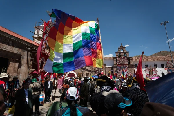 Onbekende Peruaanse mensen op een carnaval in Cuzco, Peru — Stockfoto