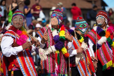Geçit töreni katılımcıların karnaval kostümleri, Cuzco, Peru