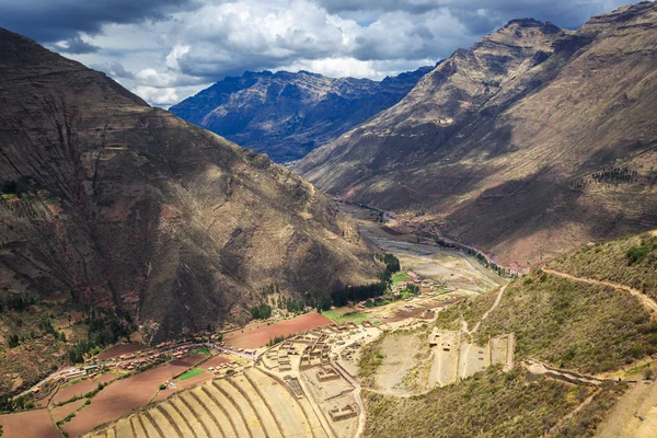 Peru, Pisac - Inca ruins in the sacred valley in the Peruvian An — Stock Photo, Image