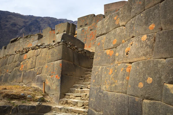 Ollantaytambo, antigua fortaleza Inca en el Valle Sagrado en el Y —  Fotos de Stock