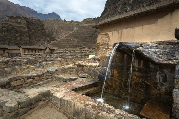 Ollantaytambo, antigua fortaleza Inca en el Valle Sagrado en el Y —  Fotos de Stock