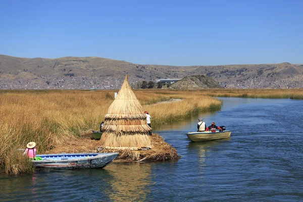 Isla Uros, Lago Titicaca, Puno, Perú — Foto de Stock