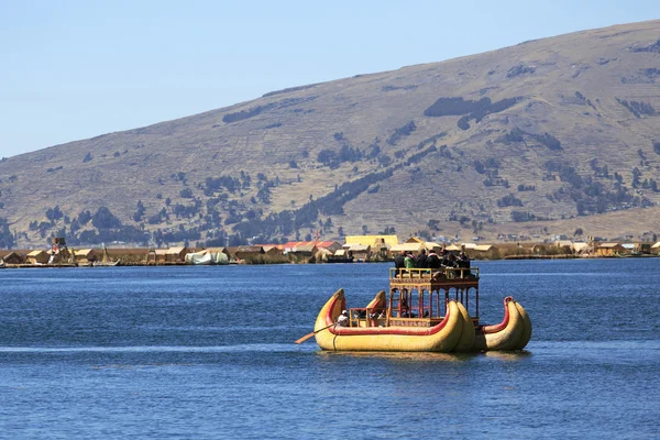 Insel der Uros, Lago Titicaca, Puno, Peru — Stockfoto