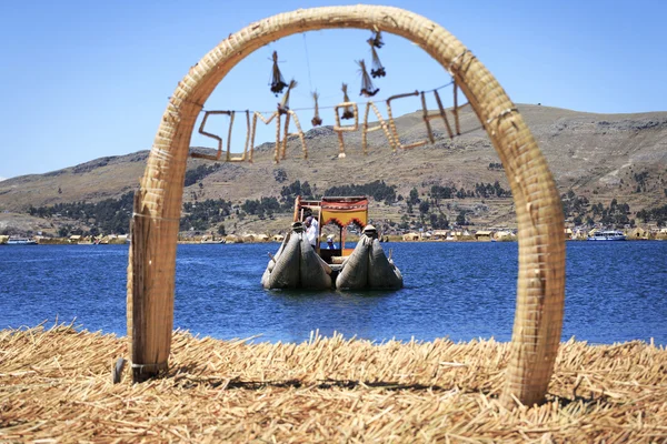 Isla Uros, Lago Titicaca, Puno, Perú —  Fotos de Stock