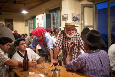 San Antonio De Areco, Buenos Aires, Arjantin - Kasım 29: Gauchos 
