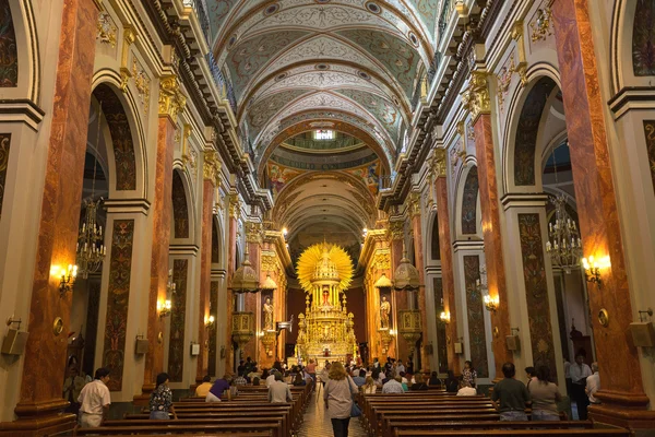 Salta, Arjantin - 18 Ocak 2015: Katedral Bazilikası ve — Stok fotoğraf