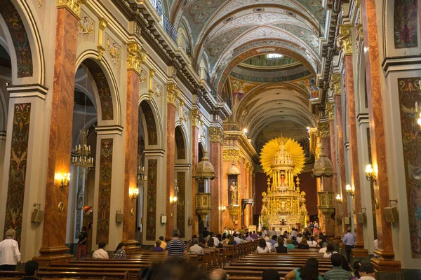 SALTA, ARGENTINA - JANEIRO 18, 2015: A Basílica da Catedral e — Fotografia de Stock