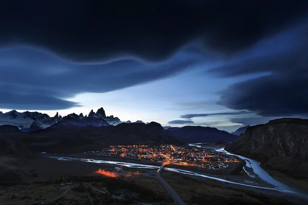 Nacht uitzicht op Mount Fitz Roy, Los Glaciares National Park, Patag — Stockfoto