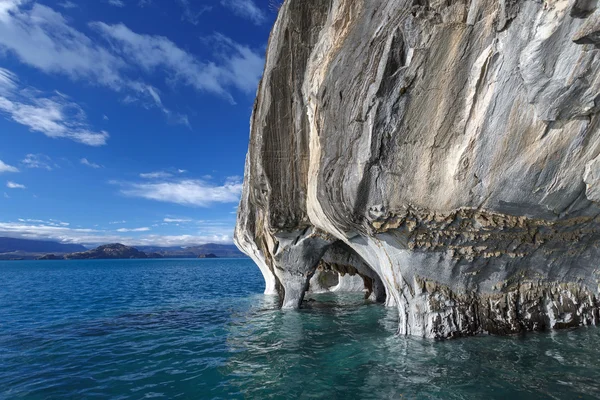 Мраморная часовня (Capillas del Marmol), озеро Каррера, Патаг — стоковое фото