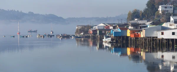 Houses on stilts (palafitos) in Castro, Chiloe Island, Patagonia — Stock Photo, Image