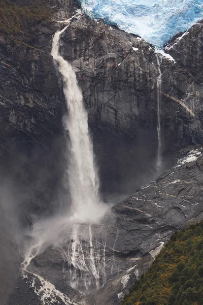 Předsazení ledovec, Queulat národní Park, Chile — Stock fotografie