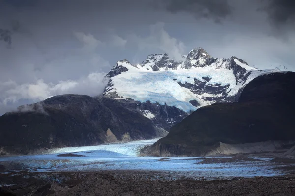 Explorador glaciär och montera San Valentin - den högsta toppen i — Stockfoto